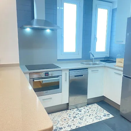 Mikain Terrace Cathedral View With Free Parking & Air Cond Apartamento