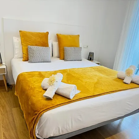 Mikain Terrace Cathedral View With Free Parking & Air Cond Apartamento *
