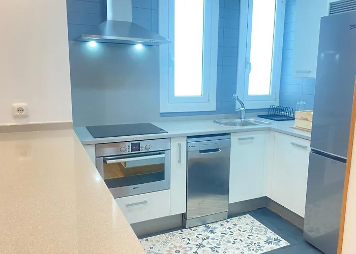 Mikain Terrace Cathedral View With Free Parking & Air Cond Apartment