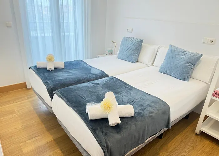 Апартаменты Mikain Terrace Cathedral View With Free Parking & Air Cond Сан-Себастьян